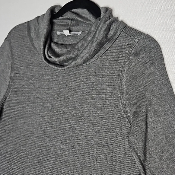 Adrienne Vittadini Size Medium Steel Gray Ribbed Tunic Turtleneck Sweater - Picture 1 of 16